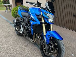 SUZUKI GSR
