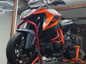 KTM 1290 SUPER DUKE GT