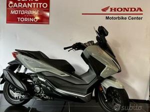 HONDA FORZA 350 .