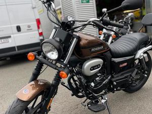 UM RENEGADE SPORT 125 E5