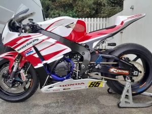 HONDA FIREBLADE RACE BIKE