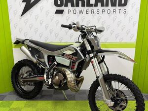 GPX 250R TSE 2023, JUST 238 MILES FROM NEW