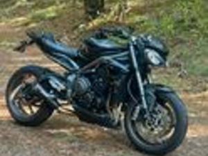 TRIUMPH STREET TRIPLE 765 RS 2022