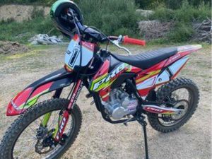 MOTOCROSS 250 CC EDITION LIMITÉE NUMÉROTÉ