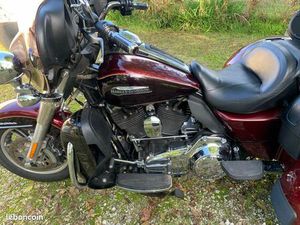 HARLEY DAVIDSON TRIGLIDE