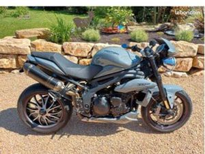 TRIUMPH SPEED TRIPLE 94R