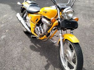 MOTO 125 VT DAELIM RIEN A PRÉVOIR