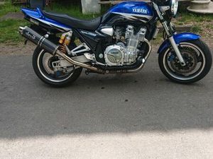 YAMAHA XJR 1300