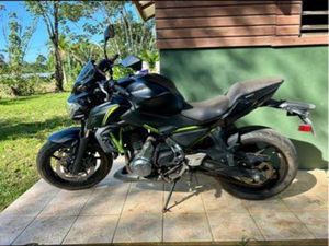 VENDS MOTO Z650 KAWASAKI