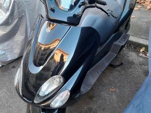 MAJESTY YAMAHA 125 EN ETAT