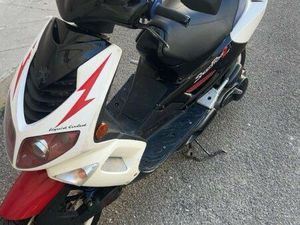 SCOOTEUR SPEEDFIGHT 2