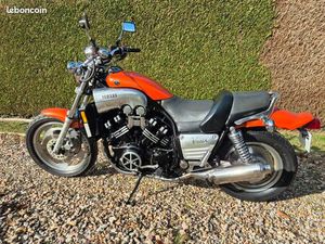 YAMAHA VMAX 1200