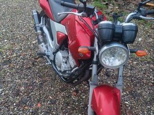 VEND MOTO YAMAHA 250 CM³