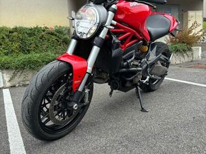 DUCATI MONSTER
