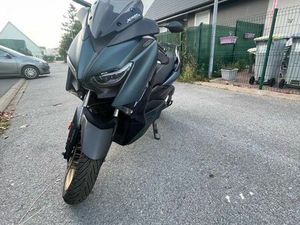 XMAX 125