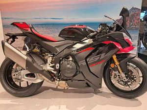 APRILIA RSV4 FACTORY NERO