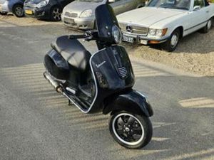PIAGGIO SCOOTER GTS 300 I.E. SUPER (BJ 2014) — MOTOREN | PIAGGIO — MARKTPLAATS