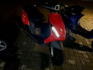 PIAGGIO ZIP 2017 125CC 4T — SCOOTERS | PIAGGIO — MARKTPLAATS