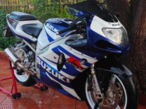 SUZUKI GSX R 750