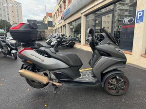 PEUGEOT METROPOLIS