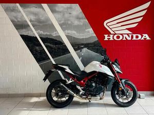 ② HONDA CB750 HORNET (ANNÉE DE CONSTRUCTION 2024)