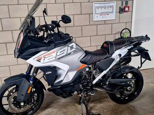 ② KTM 1290 SUPER ADVENTURE S