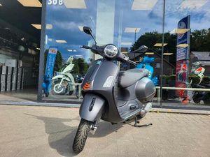 ② VESPA GTS 310 HP SUPER SPORT