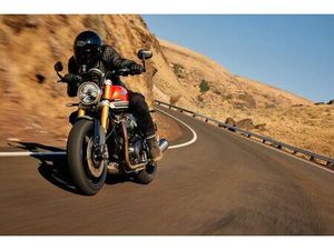 TRIUMPH SPEED TWIN 1200