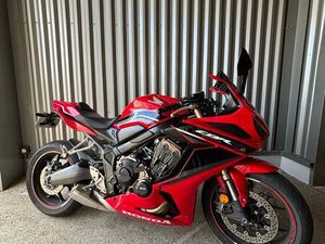 HONDA CBR 650 R