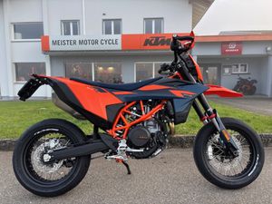 690 SMC R SUPERMOTO