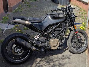 HUSQVARNA SVARTPILEN 401 MIT VIELEN EXTRAS