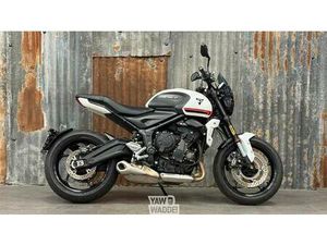 ② TRIUMPH TRIDENT: CRYSTAL WHITE