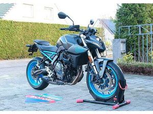 ② SUZUKI GSX 8S