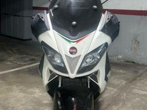 APRILIA - SR MAX 300