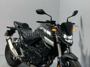 HONDA - CB 750 HORNET