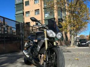 TRIUMPH - STREET TRIPLE