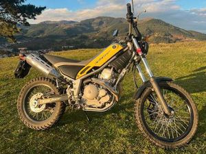 YAMAHA - TRICKER