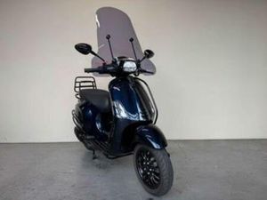 VESPA SPRINT BROM 45 KM/H, BWJ 2022, DARK SAN MARINO — SCOOTERS | VESPA — MARKTPLAATS