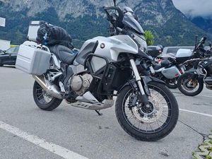 HONDA CROSSTOURER SEHR WENIG KM