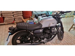 MOTO PRATICAMENTE NUOVA DICEMBRE 2023 KM 6400 ZERO