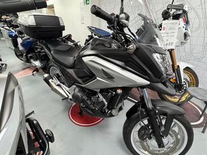 ② HONDA NC750X DCT 2017