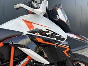 KTM KTM 990 SMR 2011 2011 990 CM3 | MOTO ROUTIÈRE | 15 732 KM | 42100 ST ETIENNE
