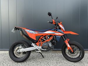 KTM KTM 690 SMC-R 2024 2024 690 CM3 | MOTO SUPER MOTARD | 6 329 KM | 42100 ST ETIENNE