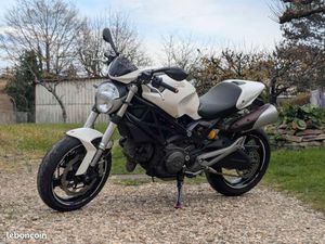 DUCATI MONSTER 696 ABS