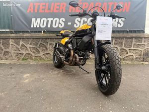 DUCATI SCRAMBLER 800 FULL THROTTLE
