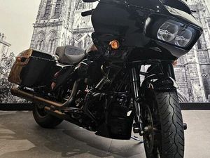 HARLEY DAVIDSON ROAD GLIDE ST