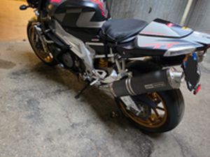 APRILIA TUONO 1000R