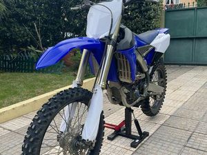 YZ 250F 2017 MUITO BEM CONSERVADA CARCAVELOS E PAREDE