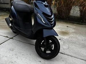 PIAGGIO ZIP MET NIEUWE KAPPENSET — SCOOTERS | PIAGGIO — MARKTPLAATS