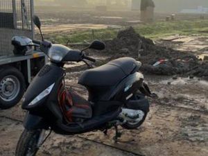 ZIP ORIGINEEL 4T BLAUWE PLAAT - SCOOTER RUILEN KAN OOK — SCOOTERS | PIAGGIO — MARKTPLAATS